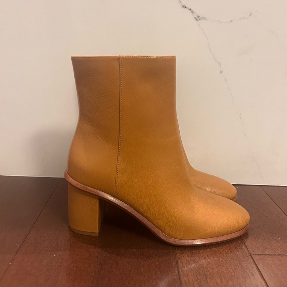 Tory Burch Brooke Stamped heel bootie